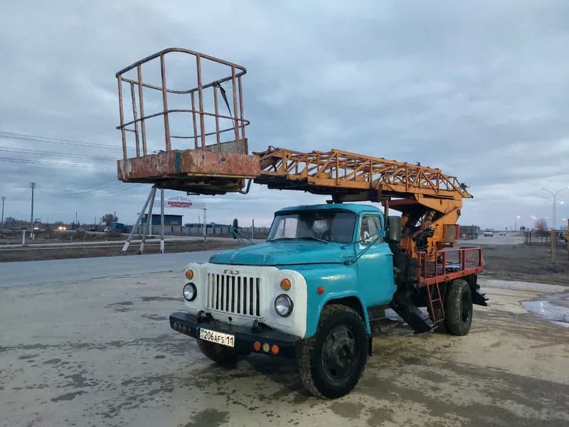 Автовышка для высотных работ