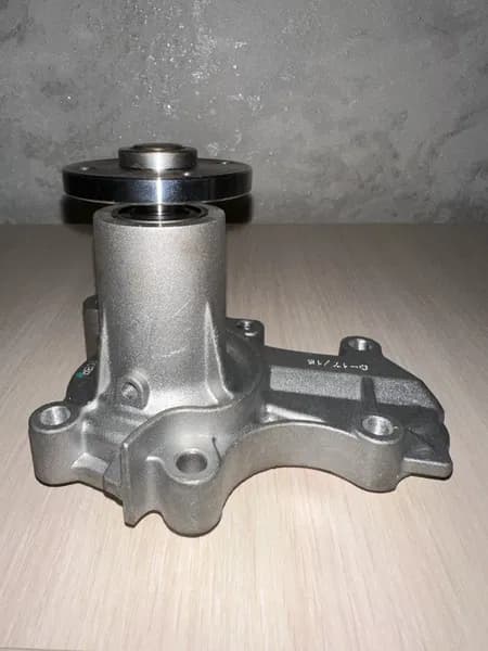 Водяной насос Dolz H218 для Mitsubishi